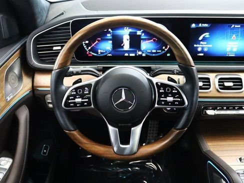 Used 2022 Mercedes-Benz GLS 580 4MATIC image 5