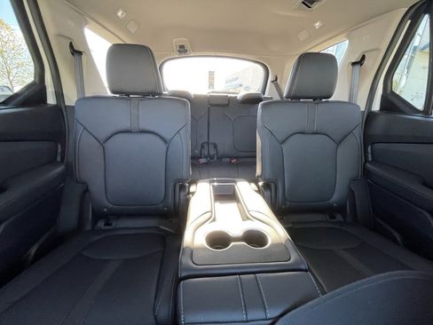 New 2025 Honda Pilot EX-L image 14