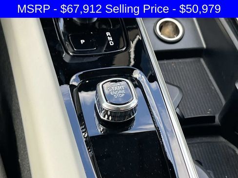 Certified 2025 Volvo XC60 T8 Plus w/ Protection Package Premier image 36