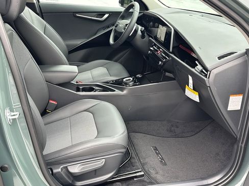 New 2026 Kia Niro Wind image 13