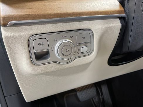 Certified 2022 Mercedes-Benz GLS 450 4MATIC image 19