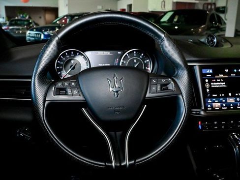 Used 2022 Maserati Levante GT image 33