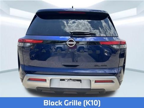 Used 2024 Nissan Pathfinder SL w/ Black Appearance Package AWD/4WD image 8