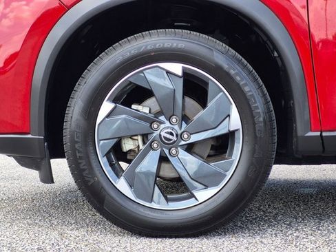 Used 2025 Nissan Rogue SV AWD/4WD image 24
