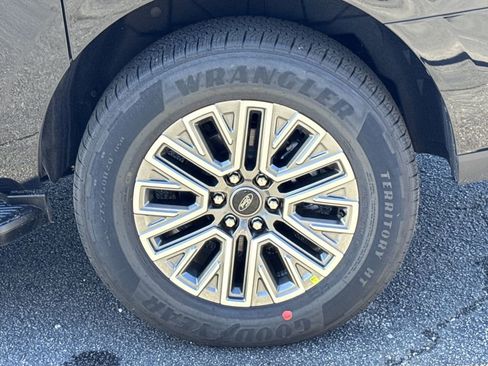 New 2026 Ford Expedition Max Platinum image 21