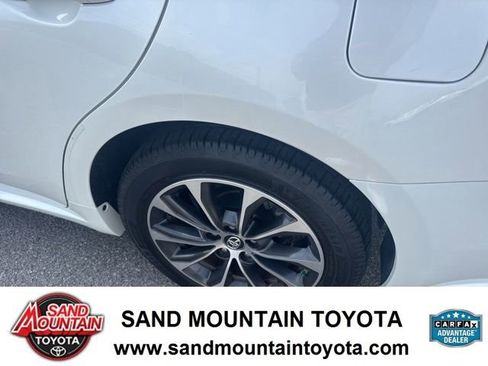 Used 2018 Toyota Avalon XLE FWD image 11