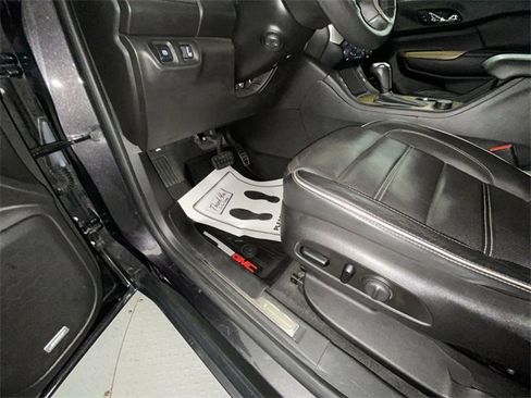 Used 2017 GMC Acadia Denali w/ Technology Package image 12