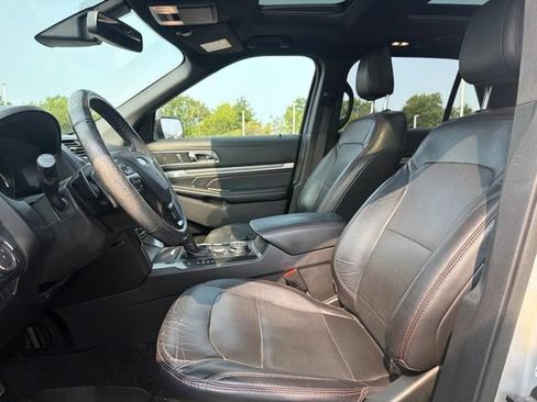 Used 2018 Ford Explorer Sport w/ Ford Safe & Smart Package AWD/4WD image 29
