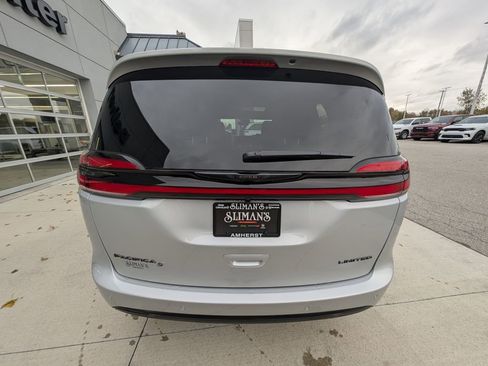 New 2026 Chrysler Pacifica Limited w/ S Appearance Package image 10