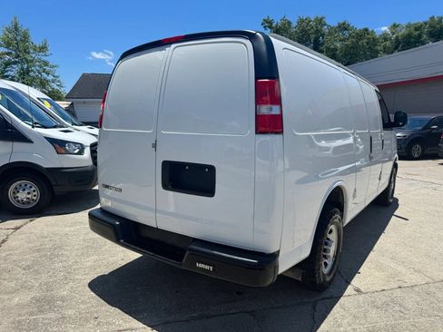 Used 2020 Chevrolet Express 2500 w/ Driver Convenience Package RWD image 12