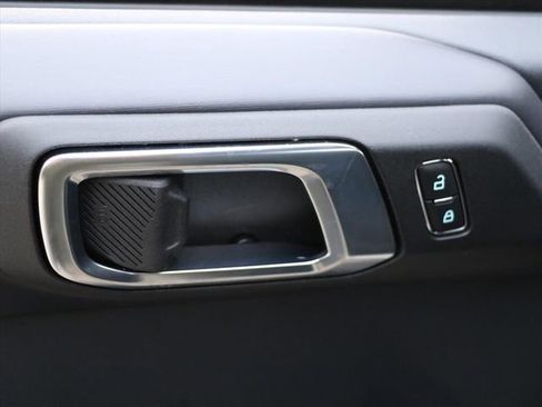 New 2025 Ford Bronco Badlands image 18