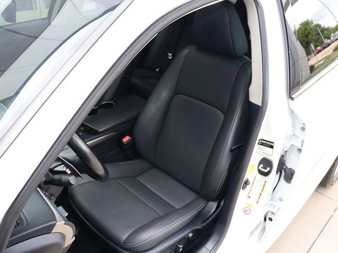 Used 2018 Lexus IS 300 AWD image 33