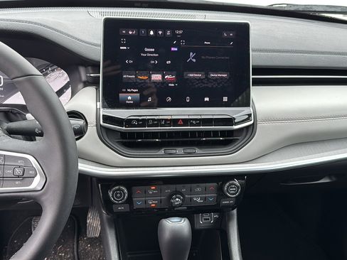 New 2025 Jeep Compass Limited image 15