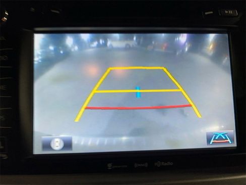 Used 2017 Toyota Highlander Limited image 32