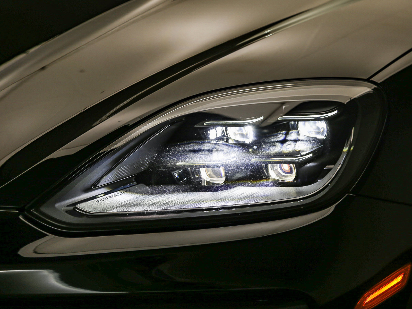 Certified 2024 Porsche Cayenne Coupe AWD/4WD image 11