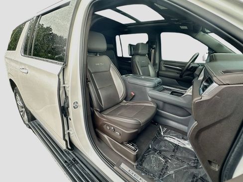 Used 2021 GMC Yukon XL Denali w/ Denali Premium Package RWD image 32