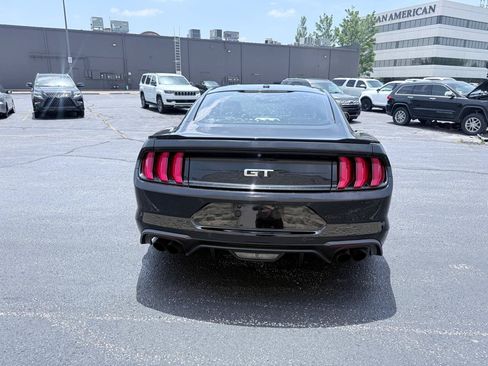 Used 2019 Ford Mustang GT RWD image 4