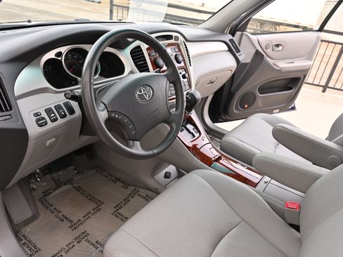 Used 2005 Toyota Highlander Limited AWD/4WD image 11