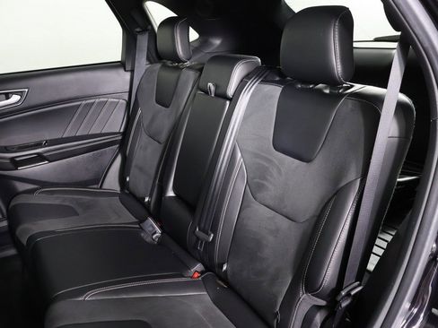 Used 2020 Ford Edge ST w/ Cold Weather Package image 31