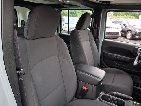 Used 2023 Jeep Wrangler Unlimited Sport AWD/4WD image 13