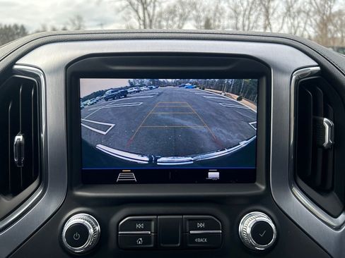 Used 2022 GMC Sierra 1500 SLE image 30