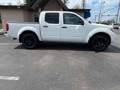 Used 2018 Nissan Frontier SV w/ Value Truck Package image 4