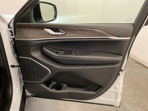 New 2026 Jeep Grand Cherokee L Limited AWD/4WD image 25