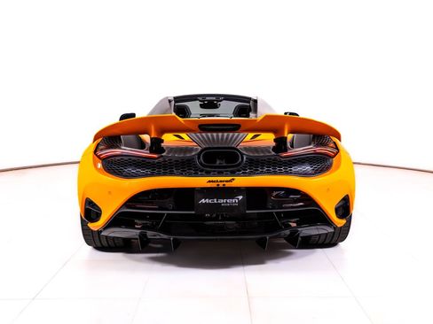 Used 2026 McLaren 750S Spider RWD image 6