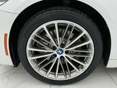 Used 2018 BMW 530e RWD image 47