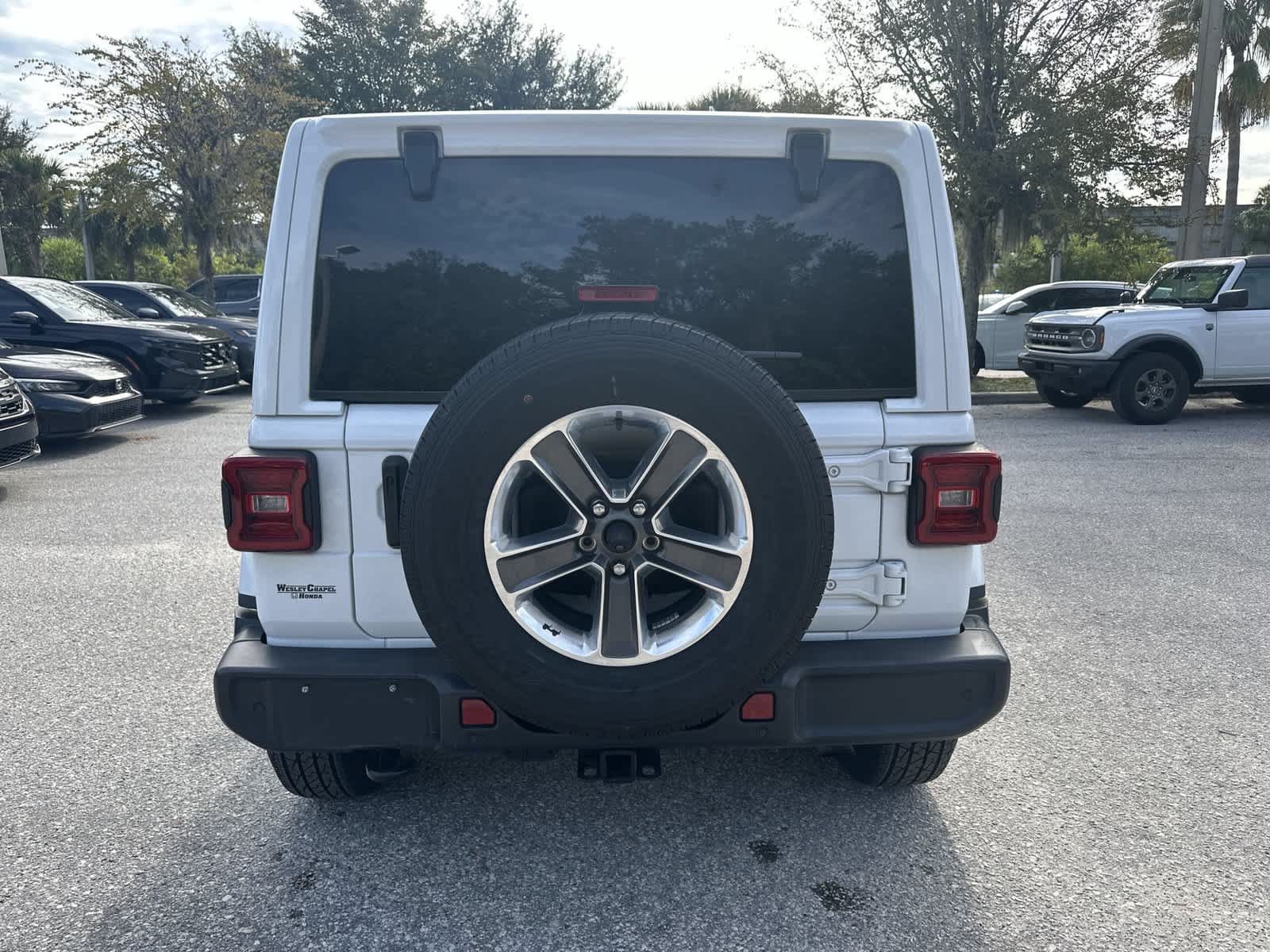 Used 2021 Jeep Wrangler Unlimited Sahara AWD/4WD image 5