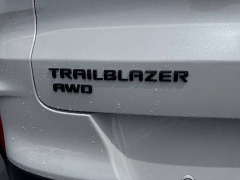 New 2026 Chevrolet TrailBlazer RS w/ Convenience Package AWD/4WD image 11