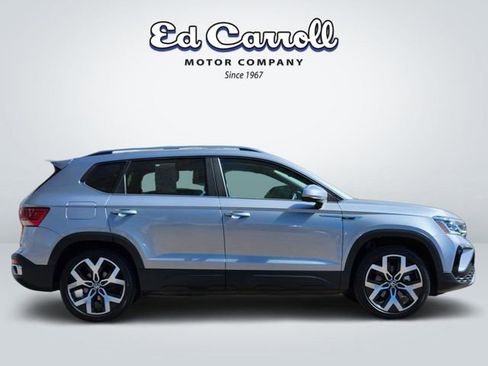 Certified 2023 Volkswagen Taos SEL image 4