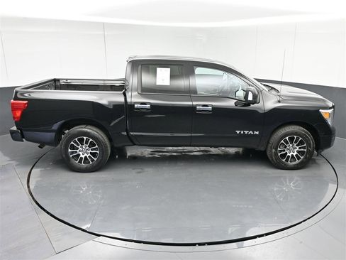 Used 2021 Nissan Titan SV w/ SV Convenience Package image 23