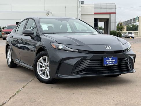 Used 2026 Toyota Camry LE FWD image 2