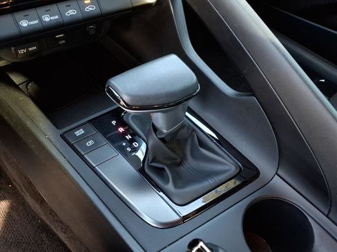 Certified 2025 Hyundai Elantra Sport image 22