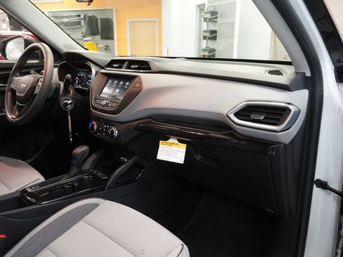 Used 2021 Chevrolet TrailBlazer LS FWD image 33