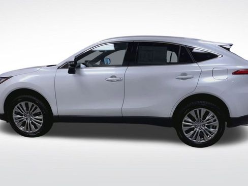 Used 2023 Toyota Venza XLE image 5