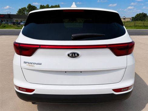Used 2019 Kia Sportage LX AWD/4WD image 6