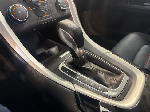 Used 2015 Ford Fusion SE w/ Equipment Group 201A image 23