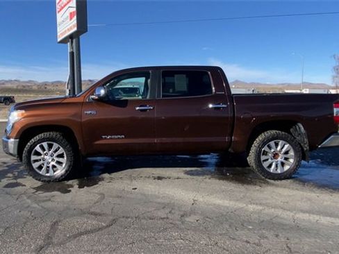 Used 2014 Toyota Tundra Limited w/ Limited Premium Package image 5