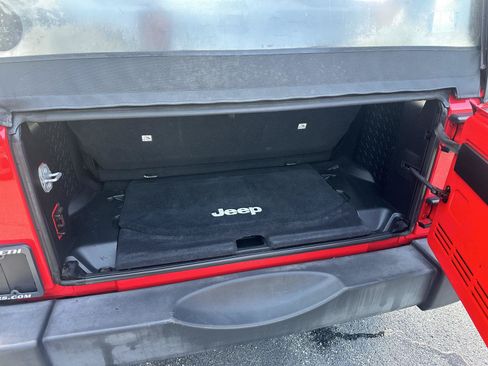 Used 2016 Jeep Wrangler Sport w/ Quick Order Package 23S AWD/4WD image 12