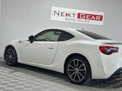 Used 2017 Toyota 86 image 7