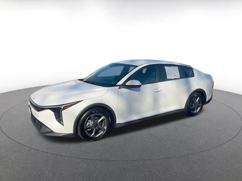 Used 2025 Kia K4 LXS image 7