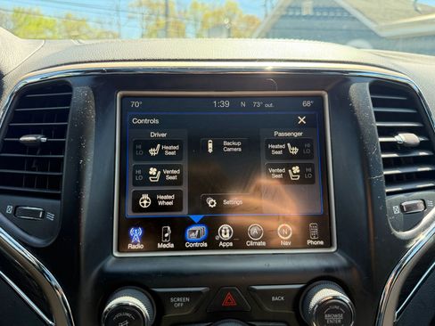 Used 2017 Jeep Grand Cherokee Overland AWD/4WD image 22