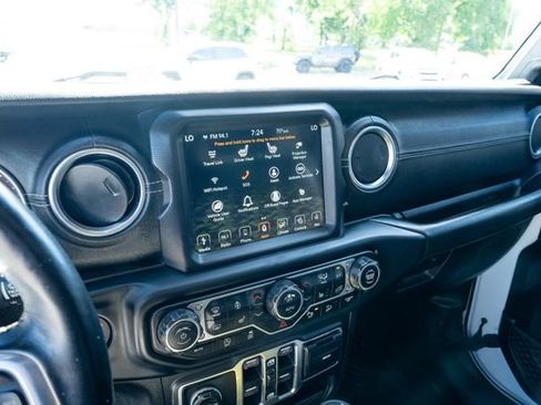 Used 2019 Jeep Wrangler Unlimited Sahara AWD/4WD image 21