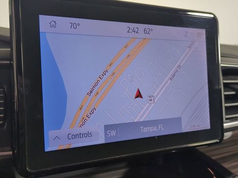 Used 2024 Ford Explorer Limited image 27