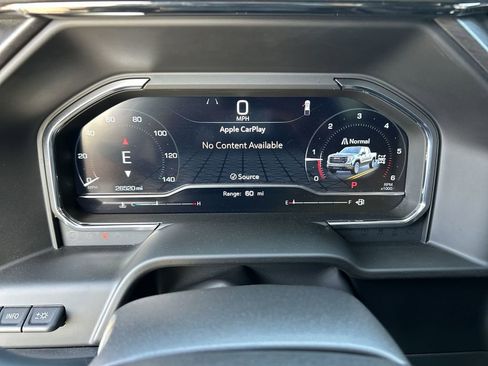 Used 2025 GMC Sierra 1500 AT4 w/ Technology Package AWD/4WD image 11