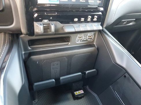 New 2024 RAM 2500 Limited image 13