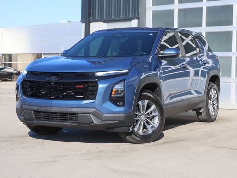 Used 2025 Chevrolet Equinox LT w/ Safety and Technology Package image 3