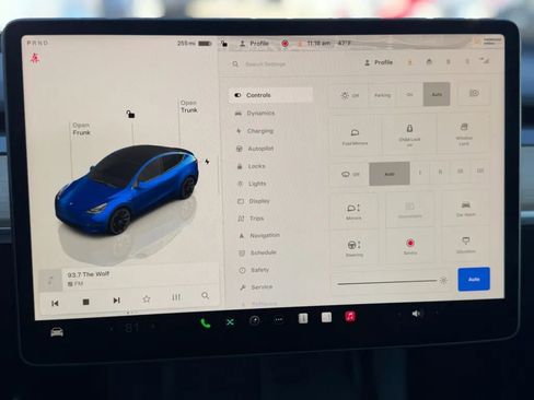 Used 2023 Tesla Model Y Long Range image 32